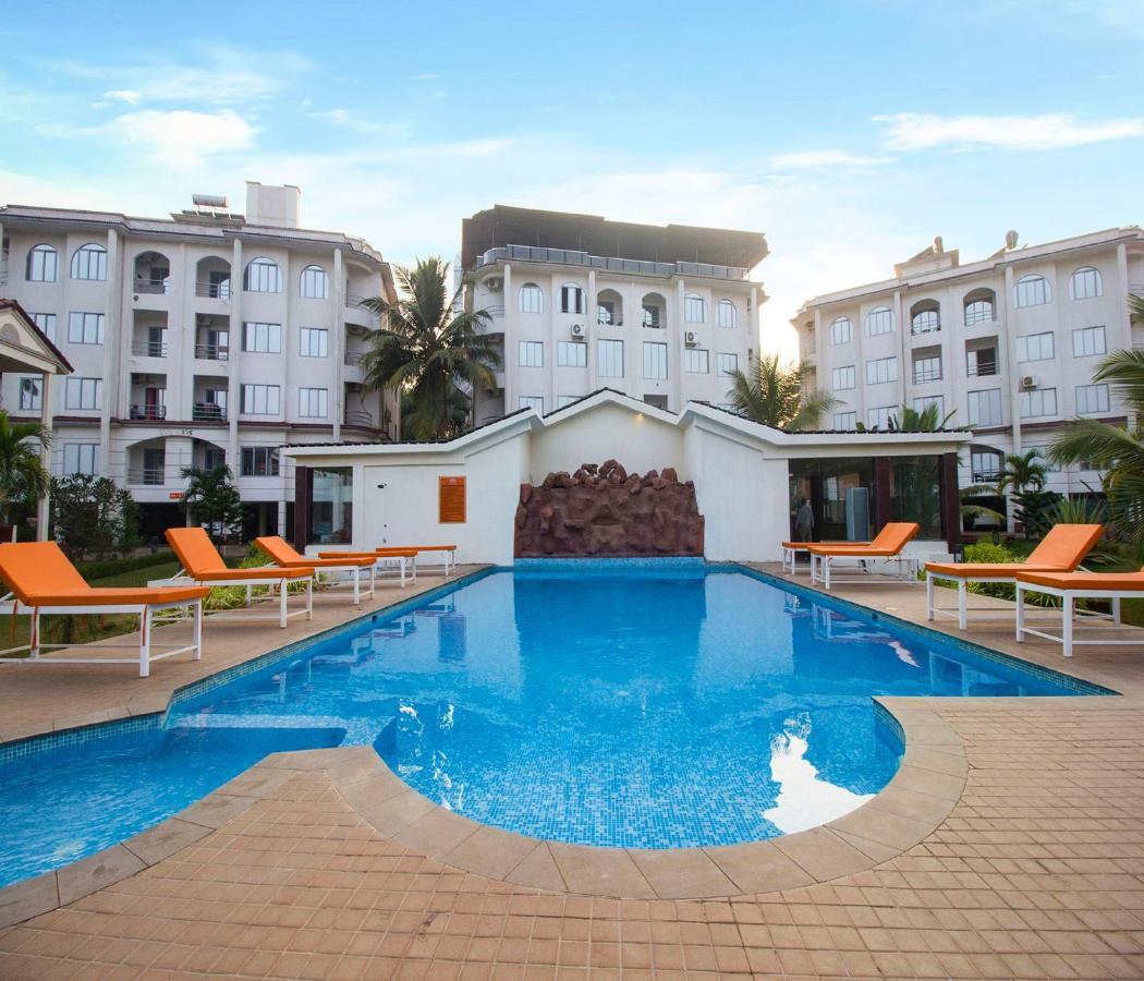 Span Suites & Villa Morjim Exterior photo
